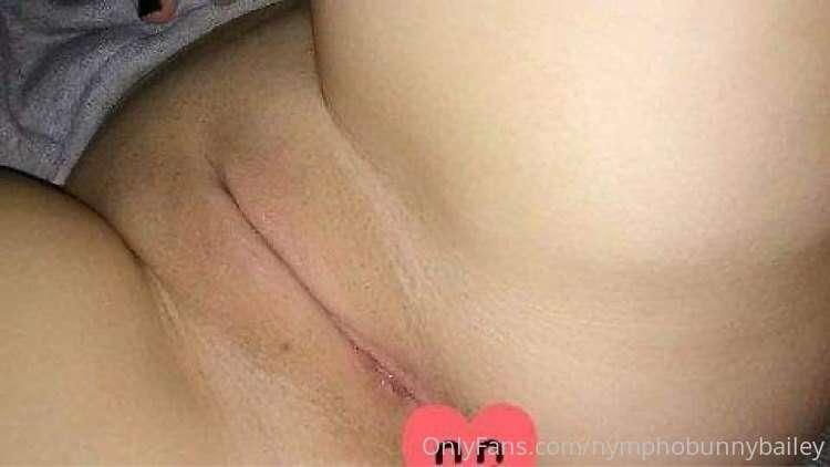 Pt 2. Progression nudes from my first pregnancy .😇