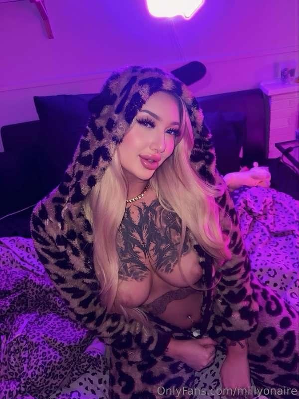 feeling extra horny but looking quite innocent dont you thin..