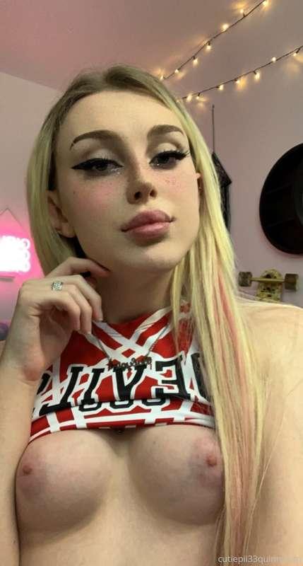 M33t me in the boys locker room. Bring your friends 😝💦
