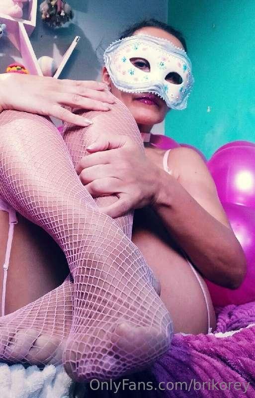 Come to my pink party...and get crazy with me...