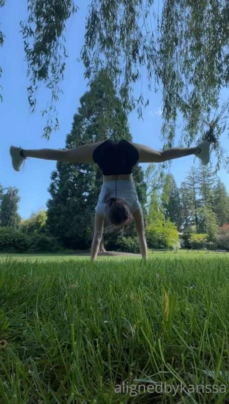 My handstands are getting better 🤸🏼‍♂️, thanks to @pilatesby..