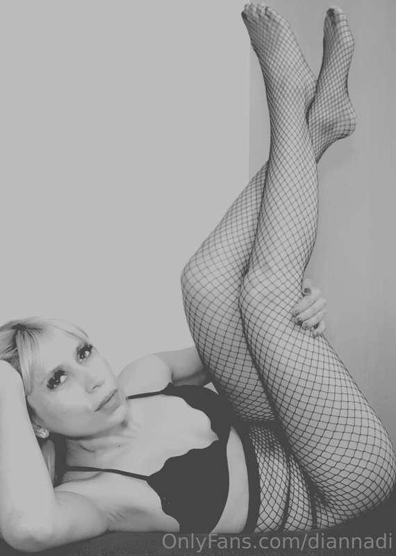 My stockings in your hands...think about it bb👠🦵🎭