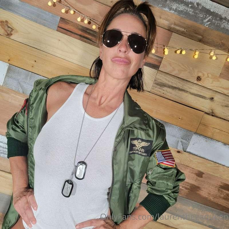 👍 TOP MILF! 💋 Coming in hot!  😅😋

This was too much fun!  So..