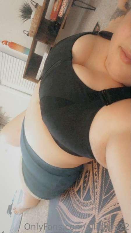 Post workout selfie.

About to shower. Should I live stream ..