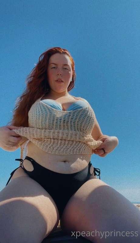 Who thinks tan lines are hot? 🔥🏝