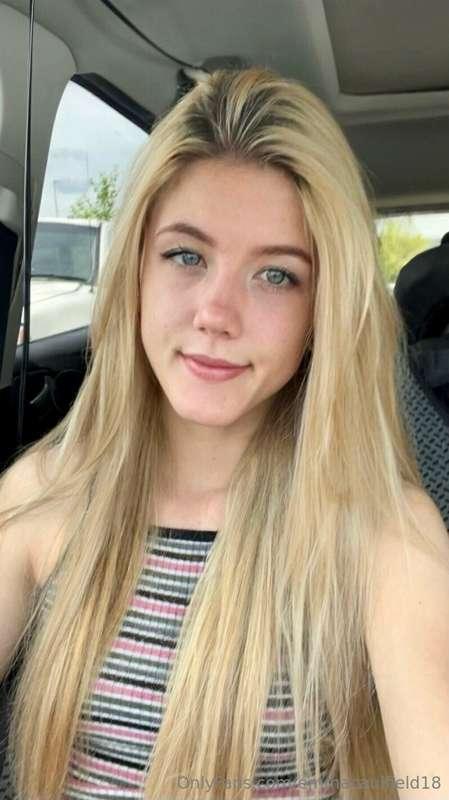 Innocent blonde made a super dirty OF 👅 she just lost her vi..