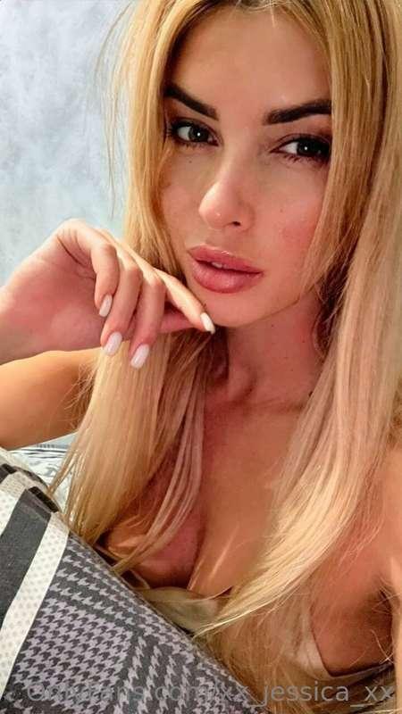 🤍 Lovense toy in my pussy right now 💦 Your tip can give me b..