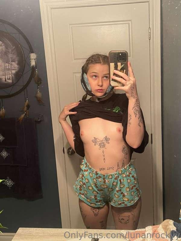 Swollen & still sexy ;)