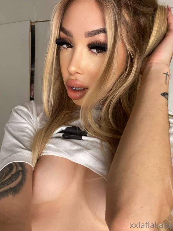 Ask me for a CUSTOM VIDEO 💦 I'm ready tonight to please you ..