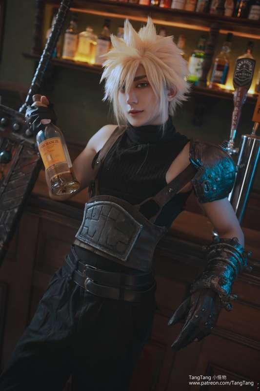 Cloud Strife 🥃 🥃 🥃 