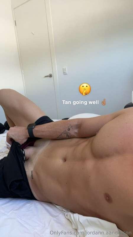 The sun makes me so fucking horny 😈