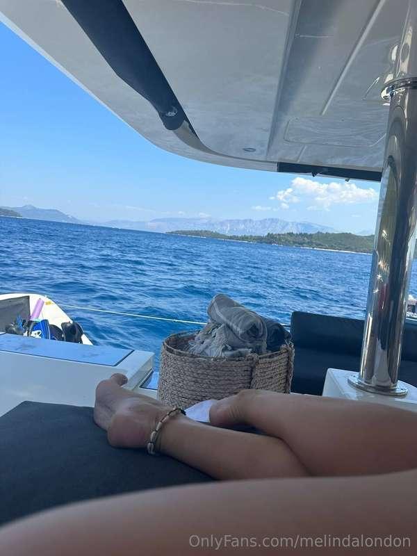 Throwing it back to last week when the sun, sea, and salty b..