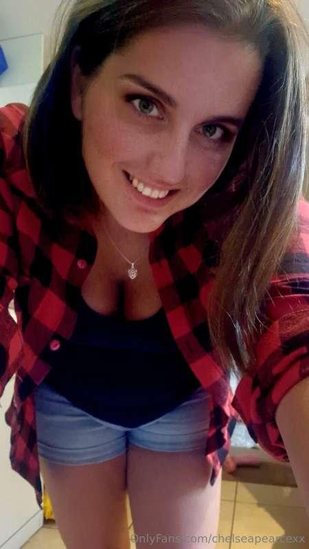 Who wants to join me on a evening stroll? 🫣🤔