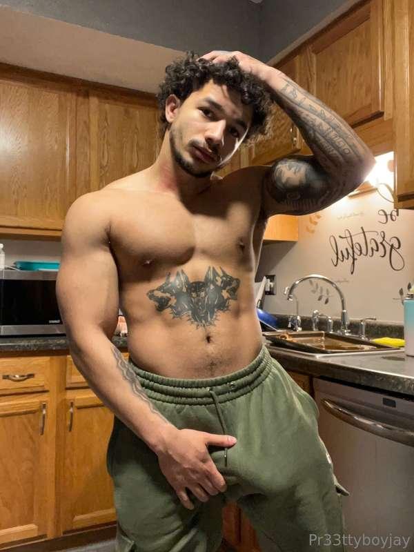 If you're not too busy, could you lend me a hand?
