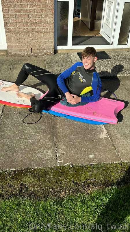 Lovely day for a bit of cheeky surfing🏄‍♂️😜