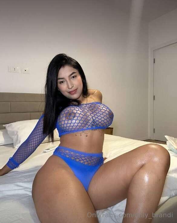 I need your dick on my tits 💦 @erikaconti with me now😈 #adve..