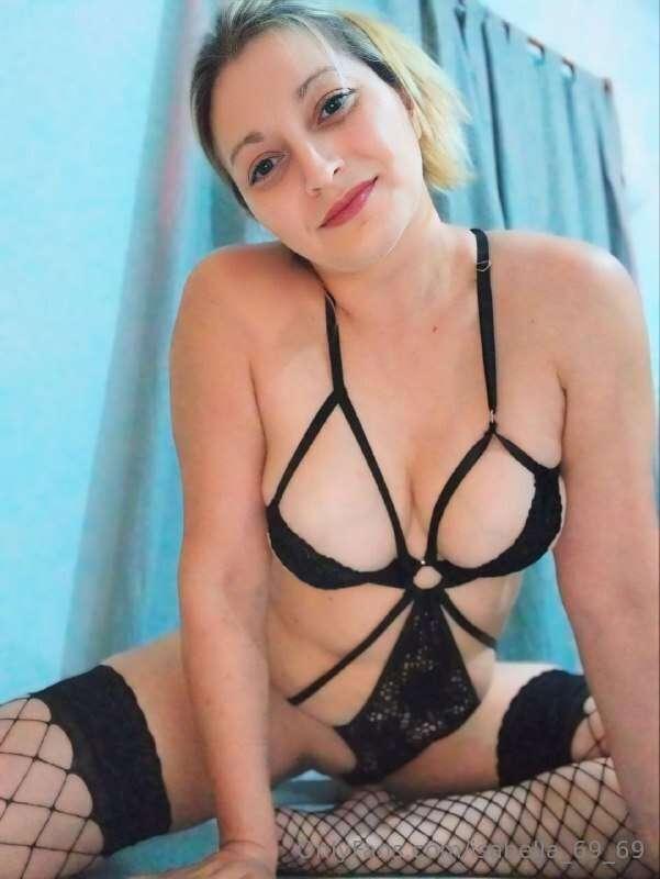 @Katy_hotblonde