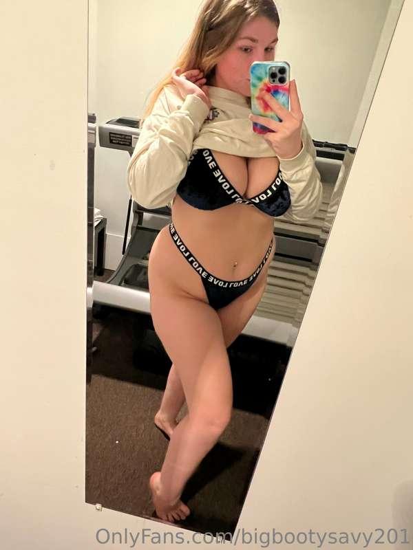 would you fuck this milf? 🙈