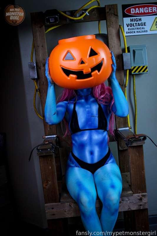 mypetmonstergirl image #3