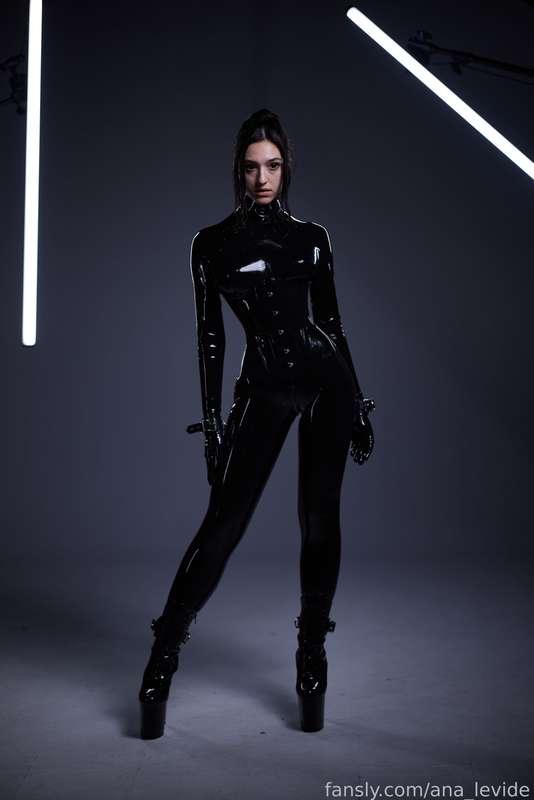 ana_levide image #128