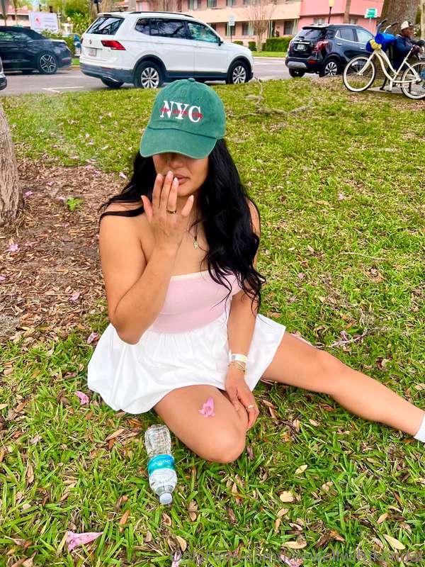 relaxing by the lake in my skirt 🌺