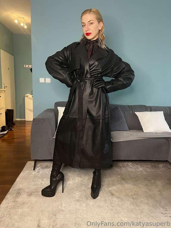 Totally real leather look🤤