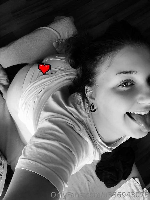 Ahojte nadržanci moji 😈 ako sa mi dnes máte ?😜🤤😈 ja sa mám s..