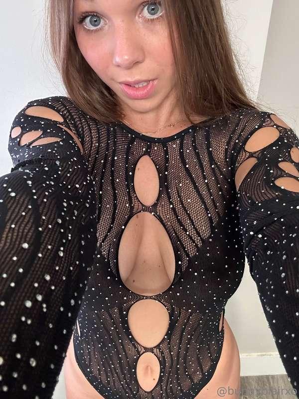 Lets add some sparkles to your afternoon daddy😉😘