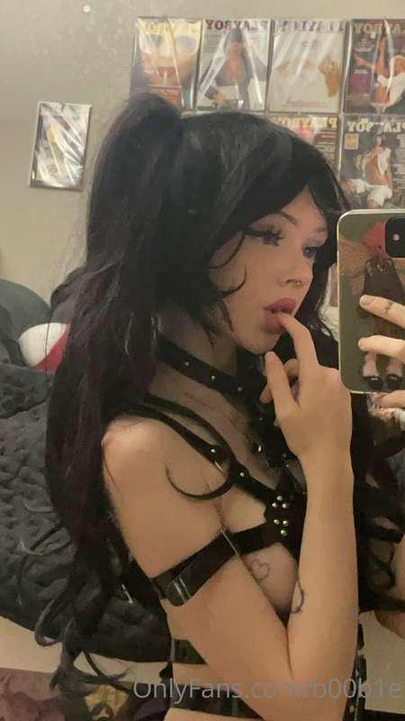 r u going to be a good boy for me? >:)