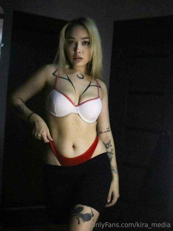 Do you like how I play with my hard nipples?🫦Do you wanna ta..