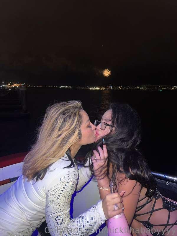 New years kiss 👅🥳 @choppa2