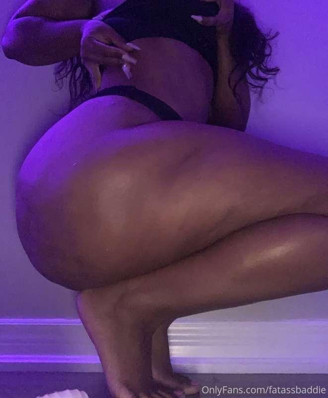 Thick & sexy . Join my main page to see xxx pics onlyfans.co..