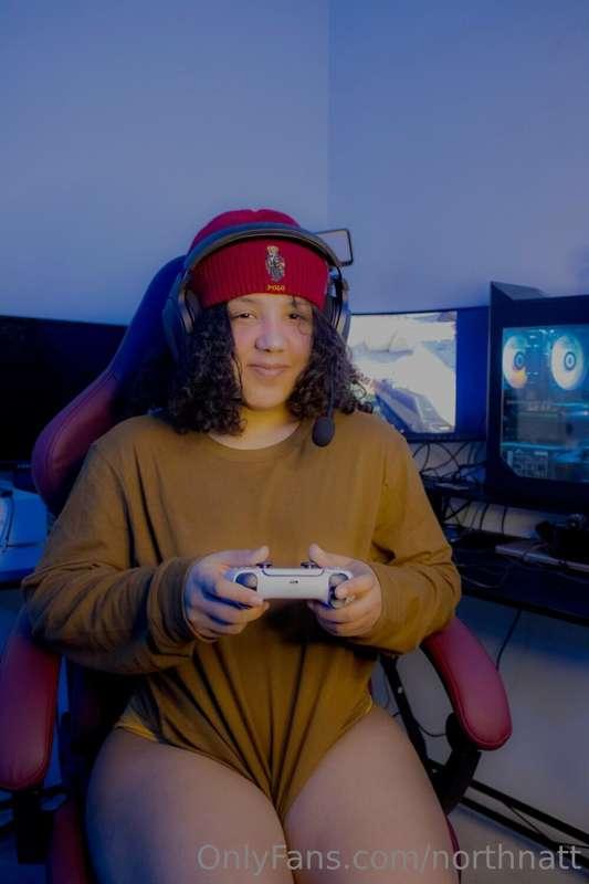 Can you play with me? 🎮👾