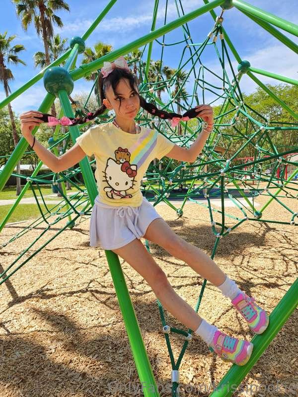 ૮ ˶ᵔ ᵕ ᵔ˶ ა♡ We got a lot of fun upskirts from this shoot! I..