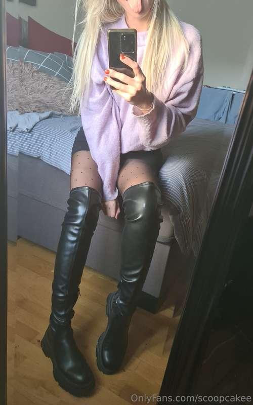 Cute sweater, slutty pantyhose, and boots made for riding 😈W..