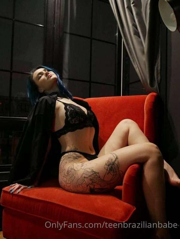 The horny Ukraine Girl with the Dragon Tattoo🐉
I am home alo..