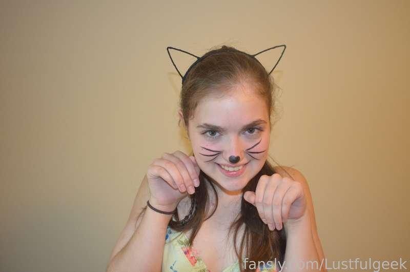 lustfulgeek image #4