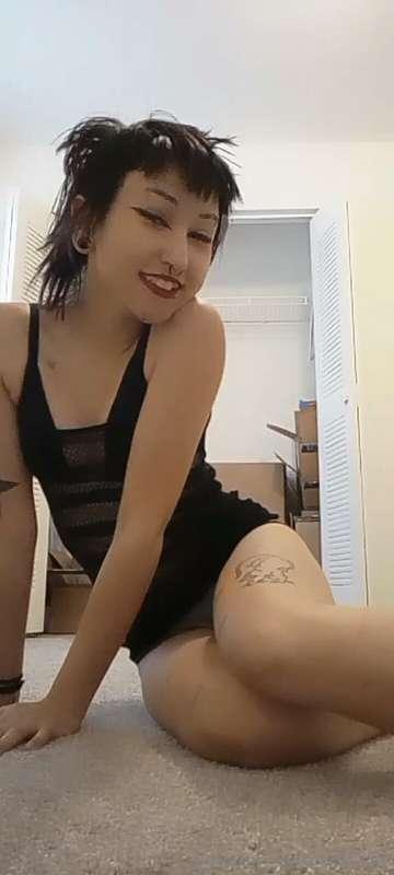 <3