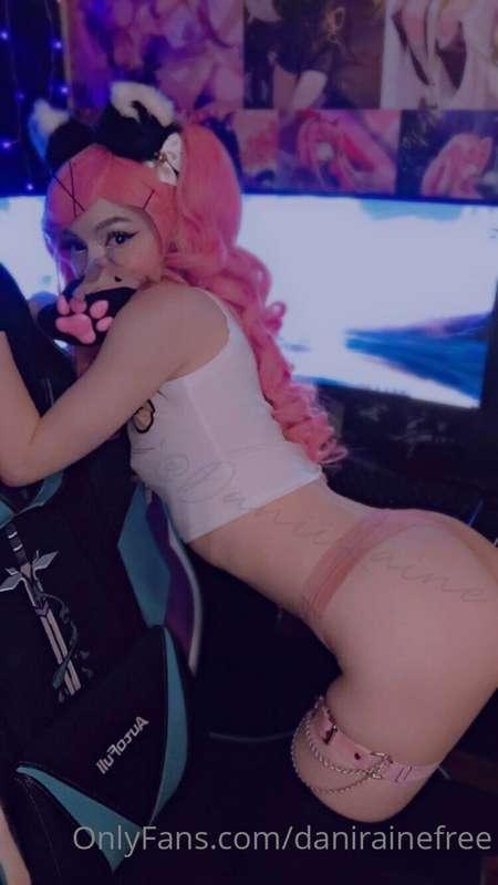 danirainefree main image