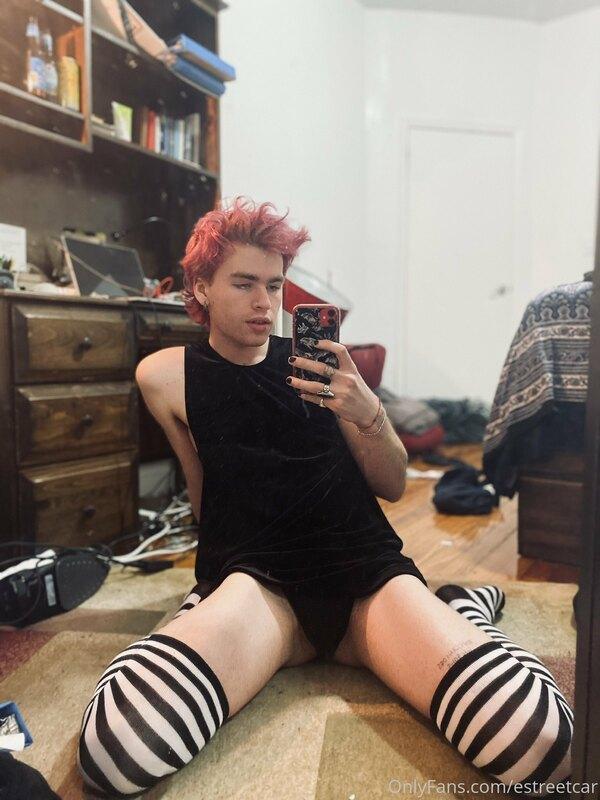 i realized i never posted these, throwback to my pink hair
