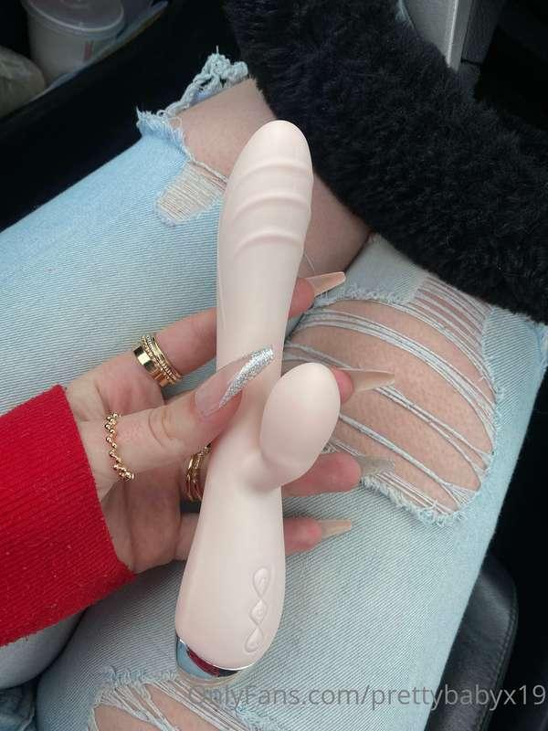 a new sex shop just opened in my town 😩 if you pay for my ne..