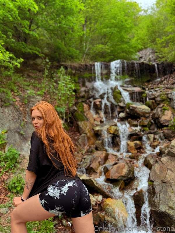 One more fab day to be happy!🥰 
The nature is totally blowin..