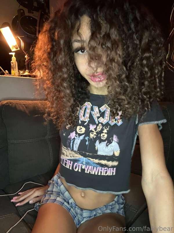 Took these last night… *titty pic inserted* 💗🤭