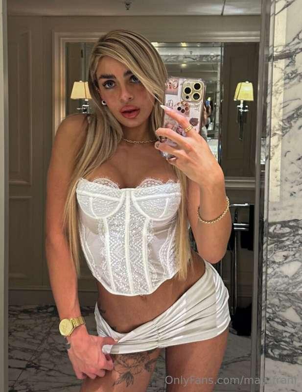 Summer mood in every ray of sun ☀️💛 I don’t really want to s..