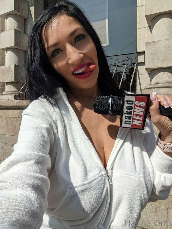 Your cute sexy anchor😘