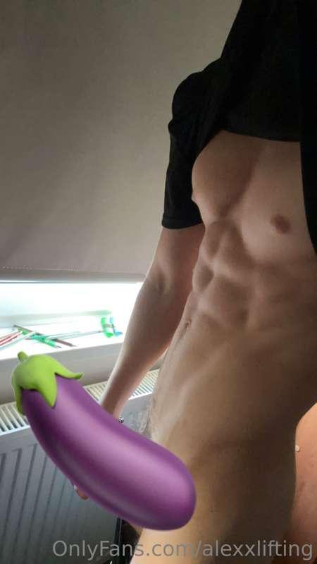 Wanna Watch Me Jerk Off Showing My Full Face?? I’m Feeling H..