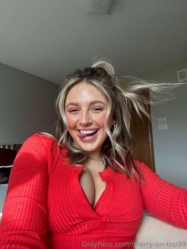 Friday mood 🌶️💌🍒🎯