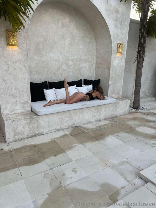 nothing to say, enjoy my pretty body