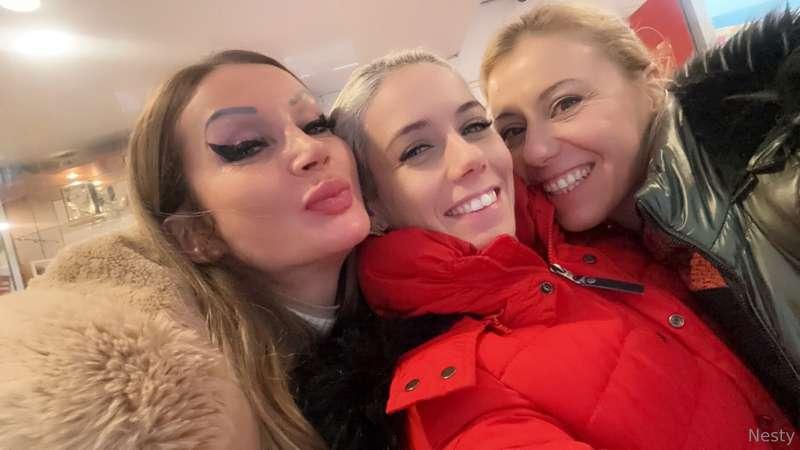 With my Besties 😍 @princessnikki5 😘@worldoftatjana 😘