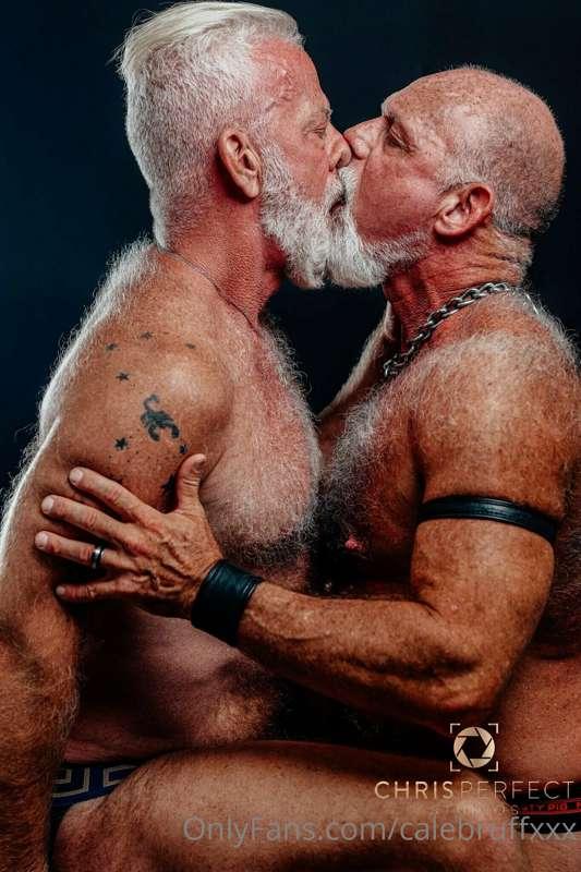 Hey all! Here's the teaser photo for the scene I did with Ru..